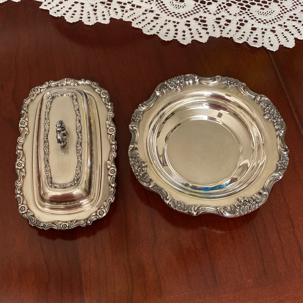 Silver Plated Wm. A Rogers Butter Dish and Bowl - Picture 10 of 10